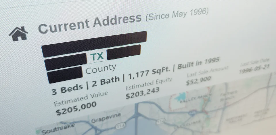 Visualization of a people-search site exposing personal details